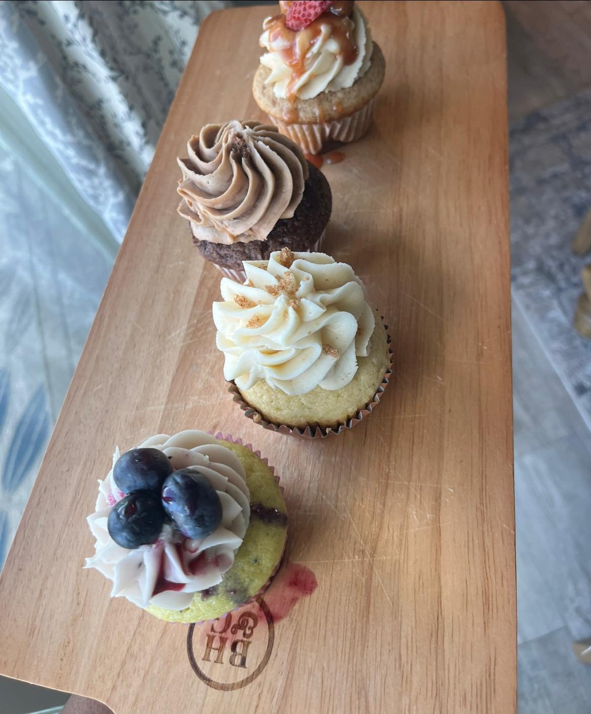 12 Count Non-Floral Cupcakes